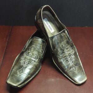 Steve Madden Metallic Black Embroidered Loafers